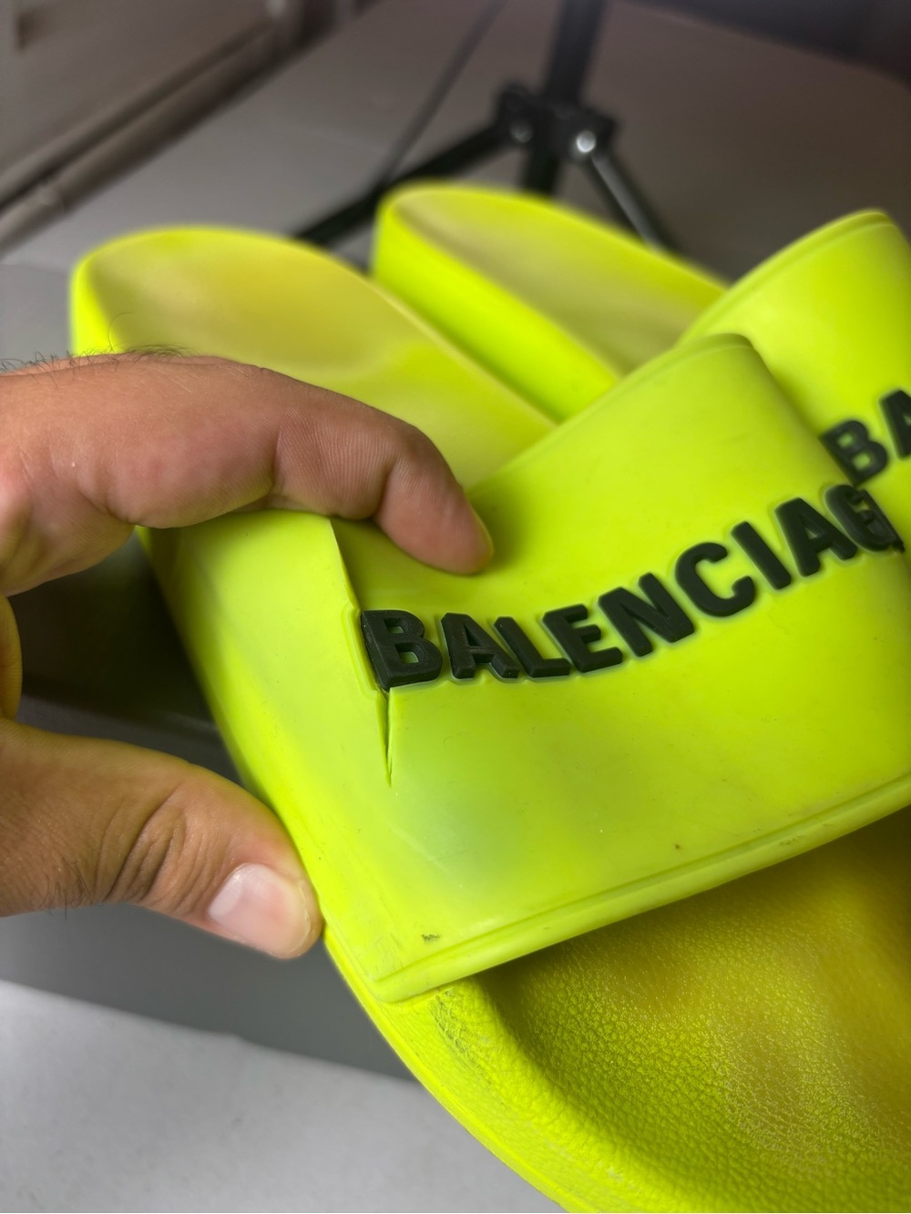 Damage Sz 11 Balenciaga Pool Slides 'Fluo Yellow' Men - Picture 3 of 10